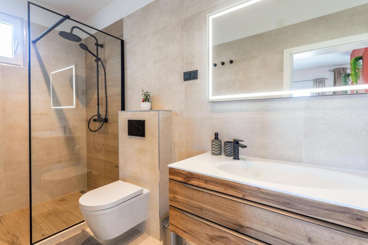 Apartma Hot Tub Sea View *